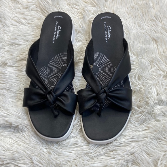 Clarks Shoes - Clarks Cloudsteppers Knotted Slide Sandals